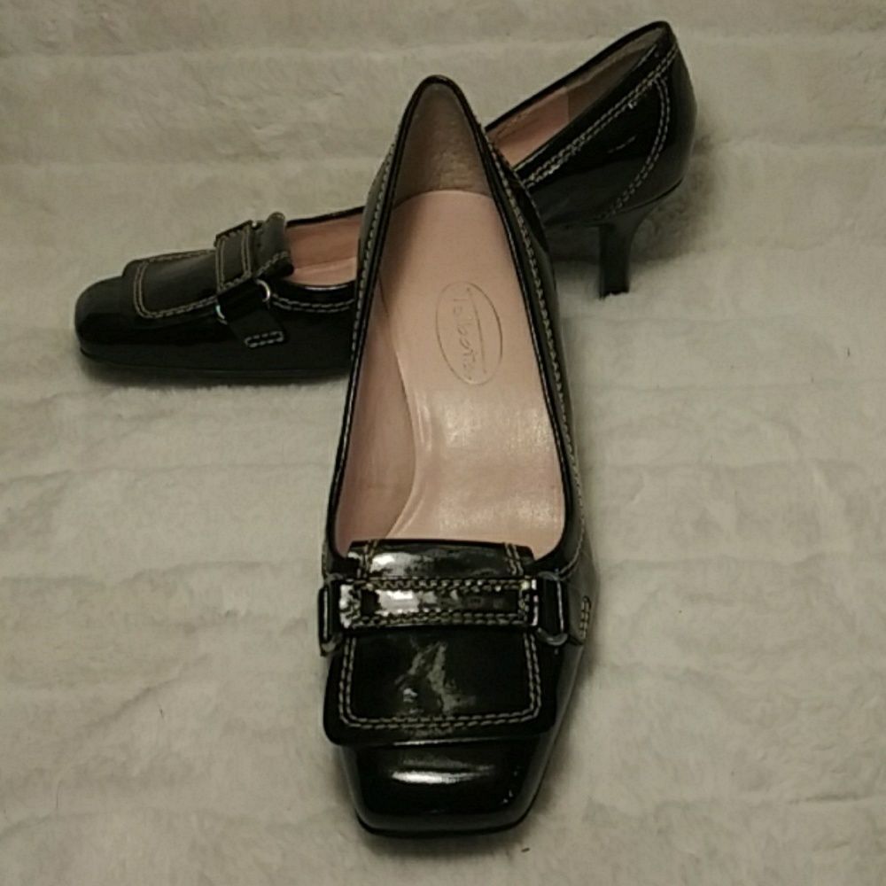 Talbots 6W blk patent heeled loafer